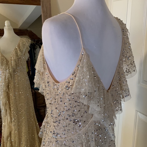 MAC DUGGAL
Embellished Ruffled Faux Wrap Sleeveless Gown - Picture 11 of 16